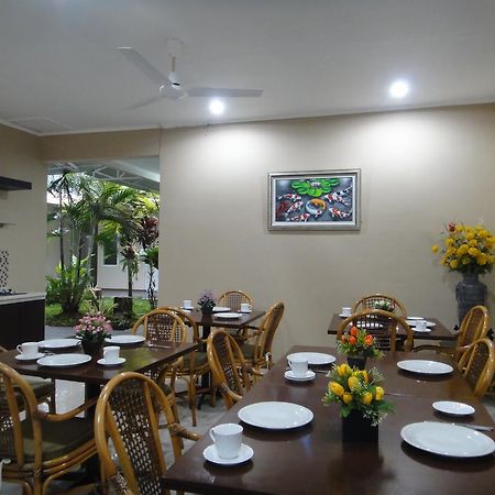 Gondia Guesthouse Jakarta Extérieur photo