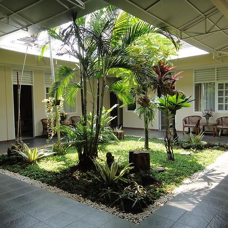 Gondia Guesthouse Jakarta Extérieur photo