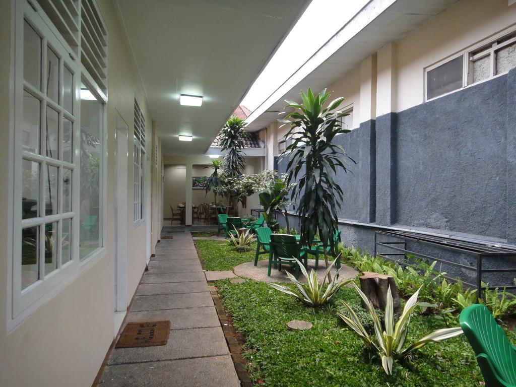 Gondia Guesthouse Jakarta Extérieur photo