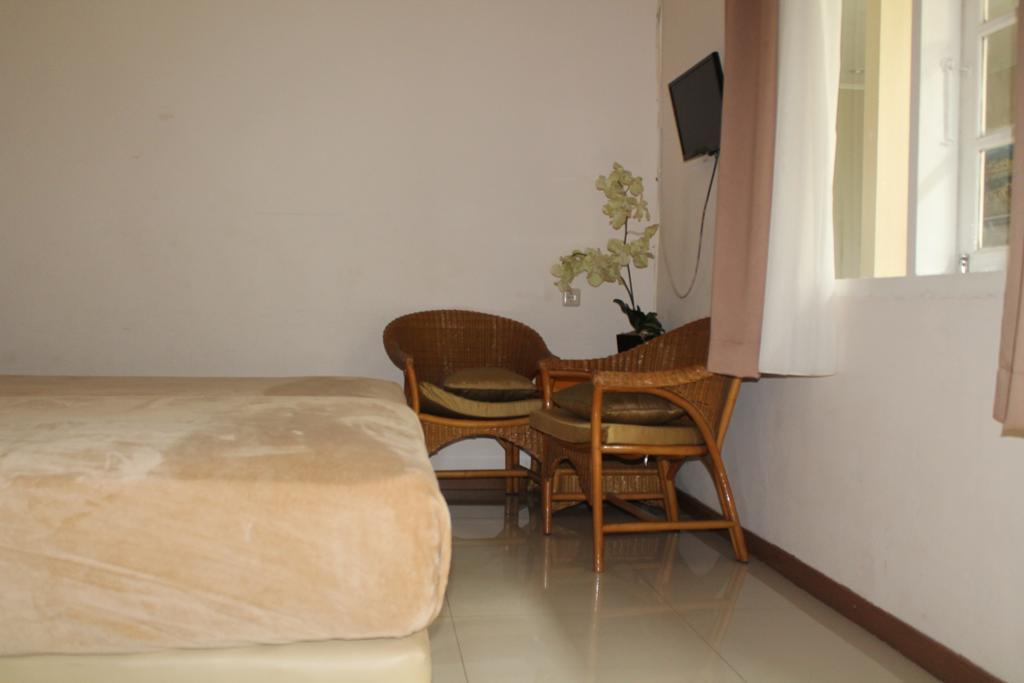 Gondia Guesthouse Jakarta Chambre photo