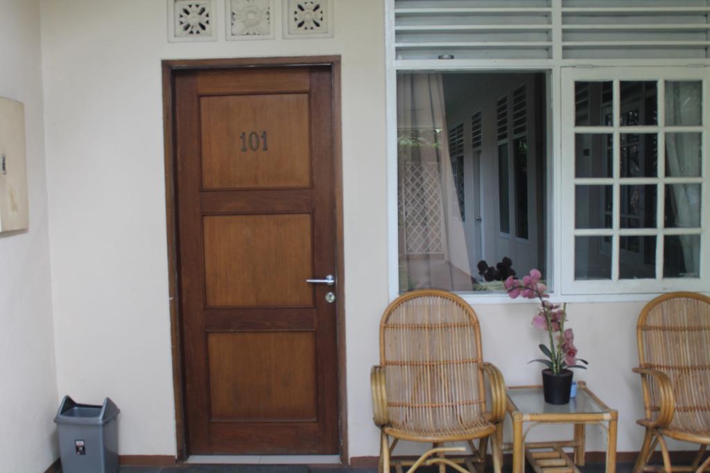 Gondia Guesthouse Jakarta Chambre photo