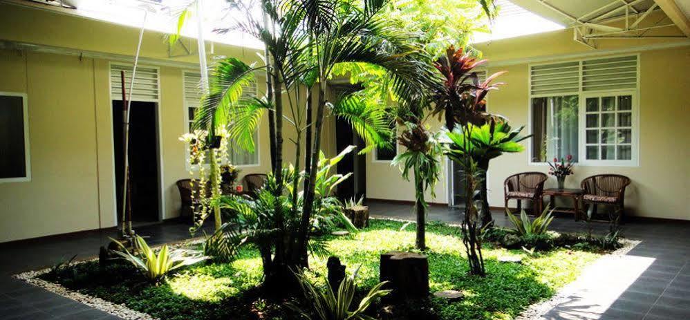 Gondia Guesthouse Jakarta Extérieur photo